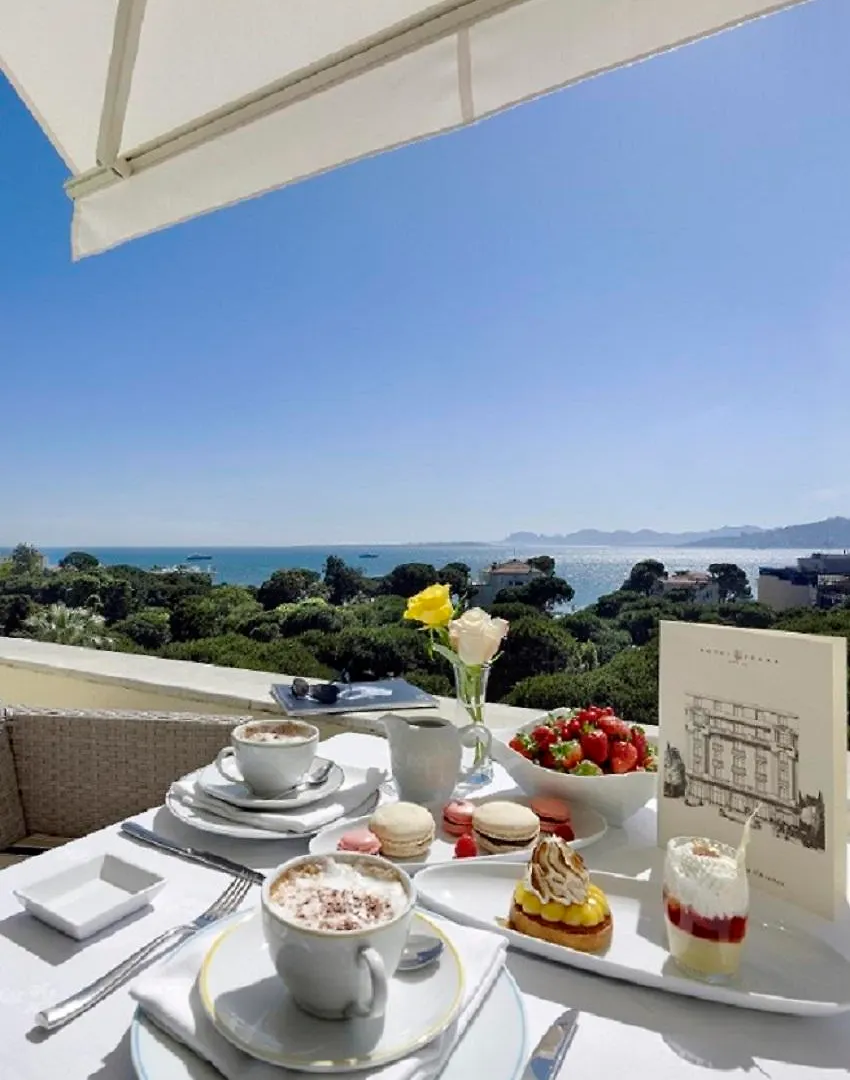Hotel Juana ז'ואן-לה-פינס
